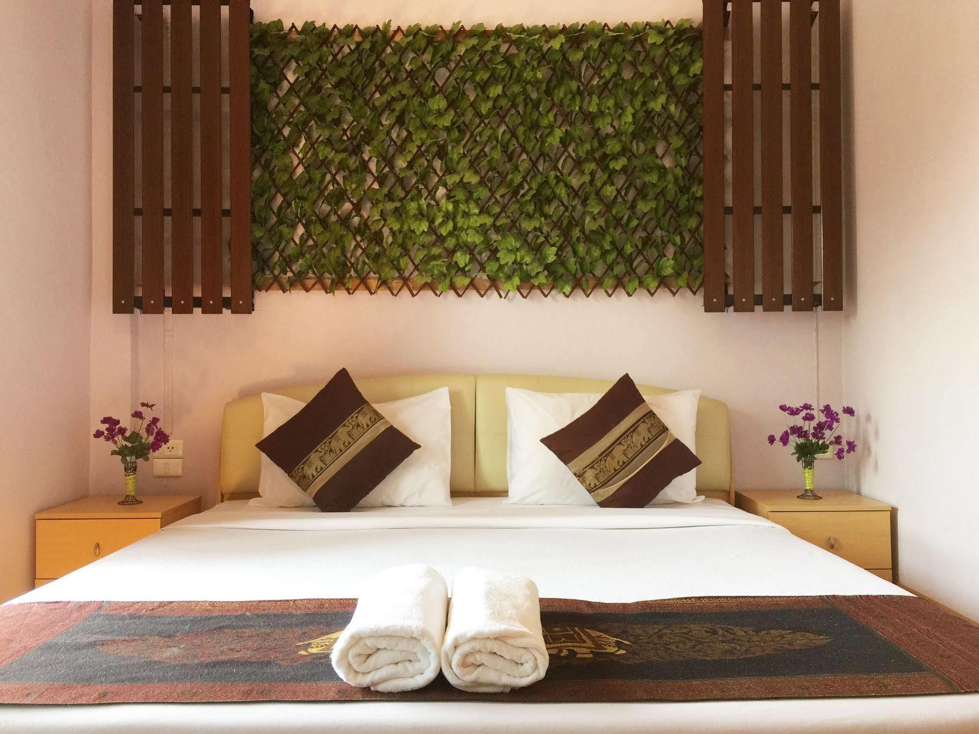 Khaolak Grand City Khao Lak Bagian luar foto